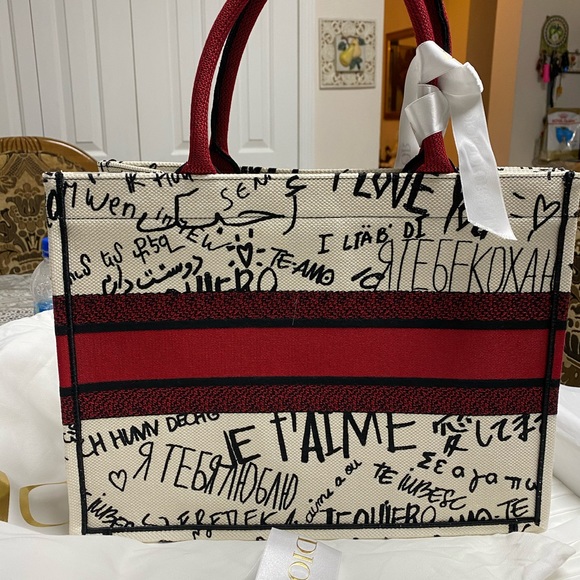 DIOR BOOK TOTE WITH DIORAMOUR GRAFFITI - Picture 2 of 4